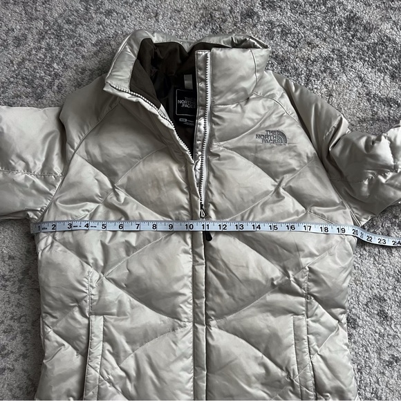 North Face Women’s Medium 550 White Quilted Puffer Jacket Zip Front Goose Down - Picture 2 of 12